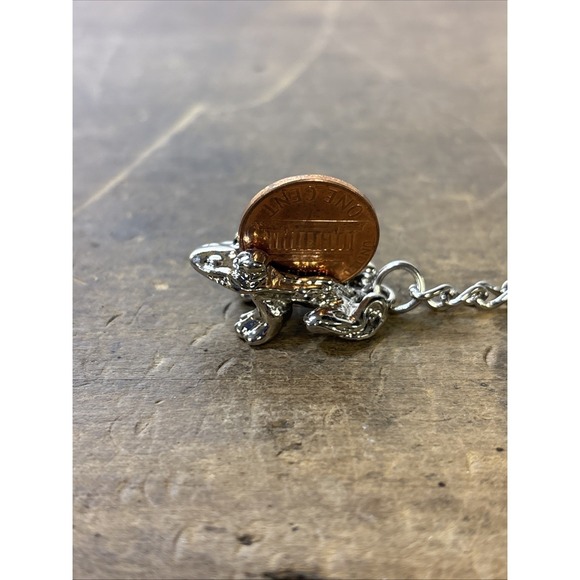 Lucky Frog Sitting Lottery Scratcher Silver Toned Keychain  Lincoln Penny - Picture 3 of 8
